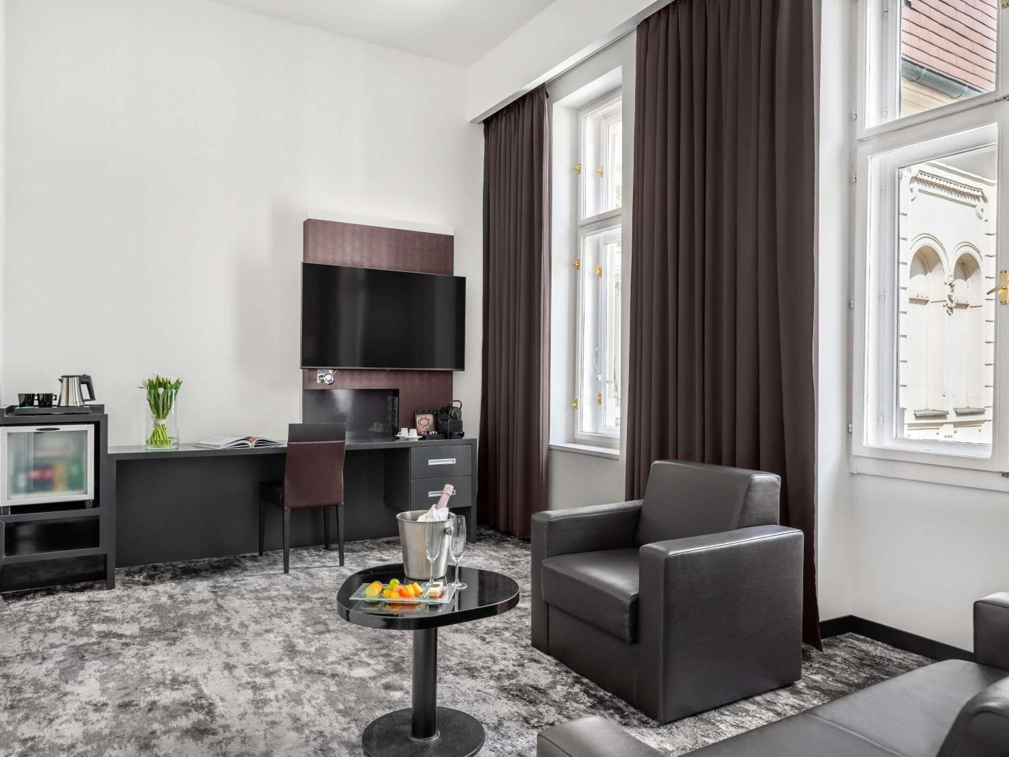Junior Suite con 1 Letto King-Size e Divano